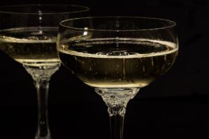 甘口スパークリングワインを贈る際のおすすめギフトは？